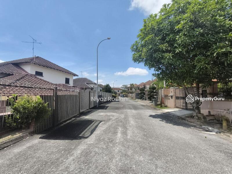 For Sale - Cluster House The Peak, Bandar Putra Kulai Jalan Mewah
