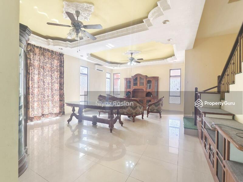 For Sale - Cluster House The Peak, Bandar Putra Kulai Jalan Mewah