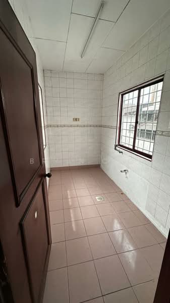 Rumah Teres 2 Tingkat untuk Dijual di SS19 (Subang Jaya) - Bryan Cho - Kitchen - PropertyGuru.com.my