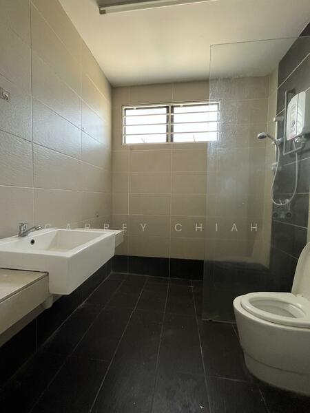 For Sale - Lakeside Residences Puchong