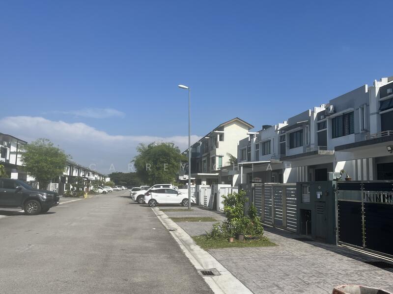 For Sale - Lakeside Residences Puchong