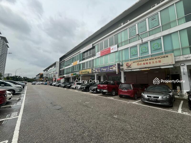 For Sale - Setia Tropika,Jalan Setia Tropika,3 storey shoplot,Corner & intermediate