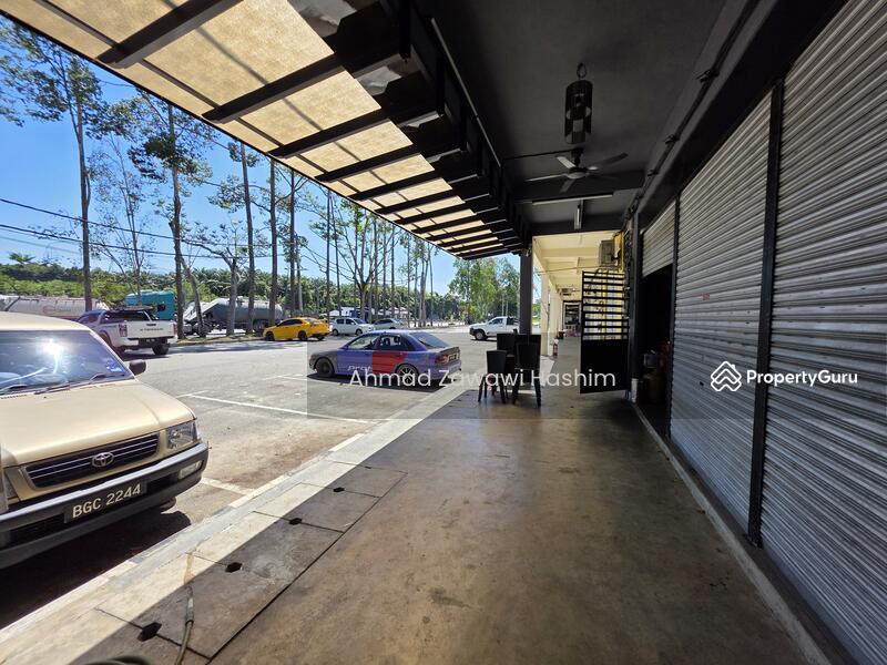 Corner 2 storey Shop Lot,Freehold, Open Tittle, Extra Land, Open Space Parking-Slim River,Perak untuk Untuk Dijual - RM 750,000, Mac 2026 - PropertyGuru.com.my