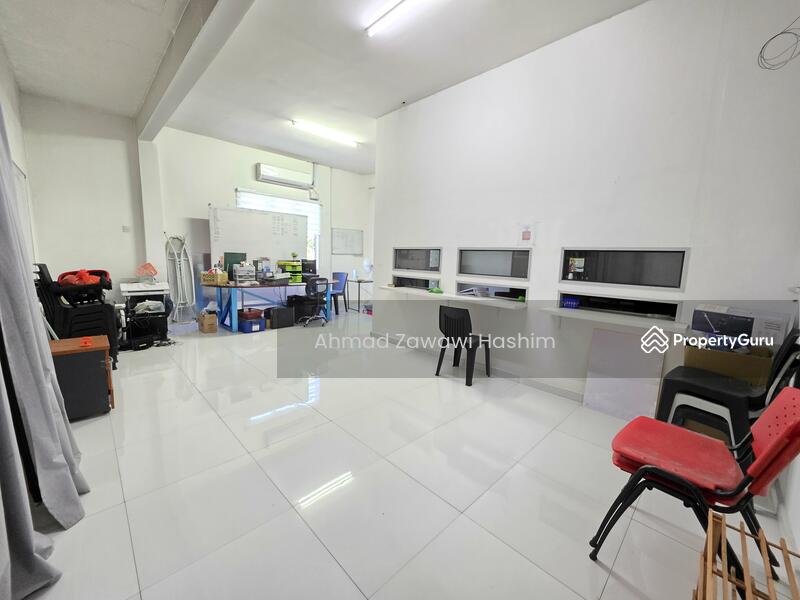 Corner 2 storey Shop Lot,Freehold, Open Tittle, Extra Land, Open Space Parking-Slim River,Perak untuk Untuk Dijual - RM 750,000, Mac 2026 - PropertyGuru.com.my