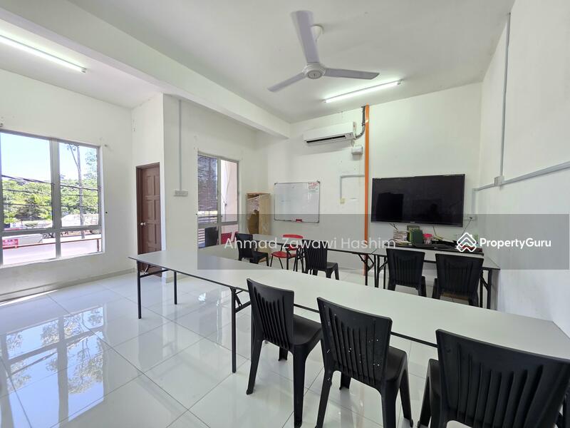 Corner 2 storey Shop Lot,Freehold, Open Tittle, Extra Land, Open Space Parking-Slim River,Perak untuk Untuk Dijual - RM 750,000, Mac 2026 - PropertyGuru.com.my