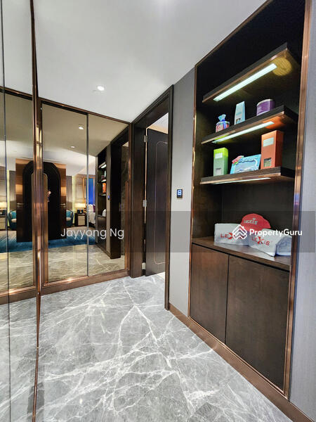 For Sale - Royal Lexis