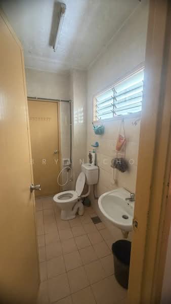Rumah Teres 2 Tingkat untuk Dijual di Taman Kajang Perdana (Kajang) - Bryan Cho - Bathroom - PropertyGuru.com.my