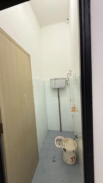 Rumah Teres 1-Tingkat untuk Dijual di Taman Johor Jaya (Johor Bahru) - Hooi Yee Lee - Bathroom - PropertyGuru.com.my