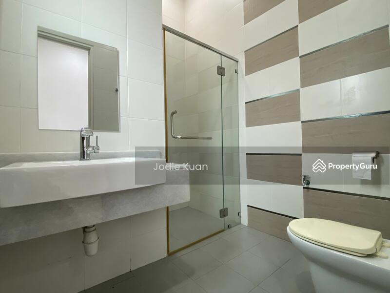 Bedroom 2 with Ensuite Bathroom
