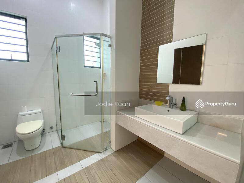 Master Bedroom with Ensuite Bathroom 