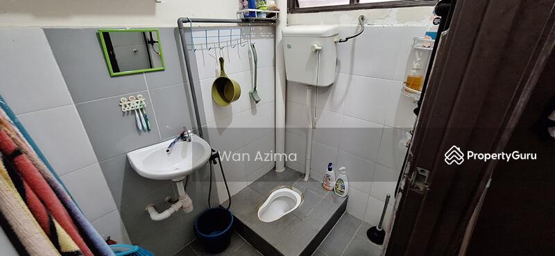 Terraced House for Sale in Kampung Batu 9 Kebun Baru (Telok Panglima Garang) - Wan Azima - PropertyGuru.com.my