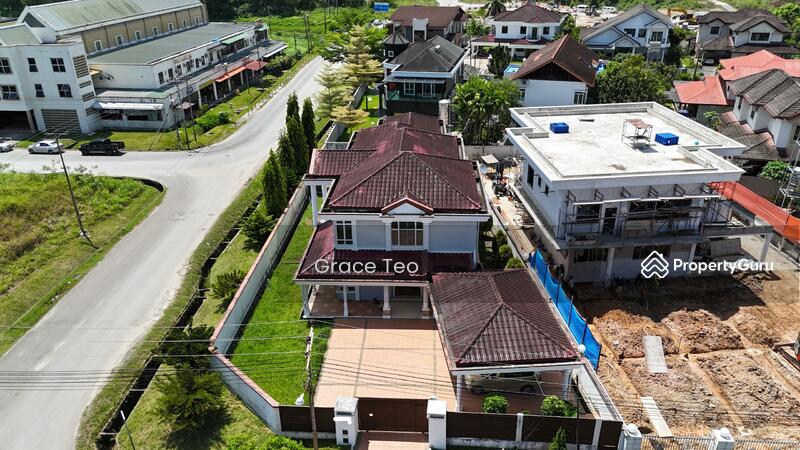 For Sale - Bungalow at Kolombong