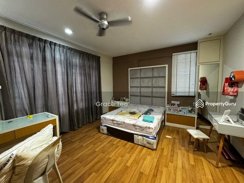 For Sale - Bungalow at Kolombong