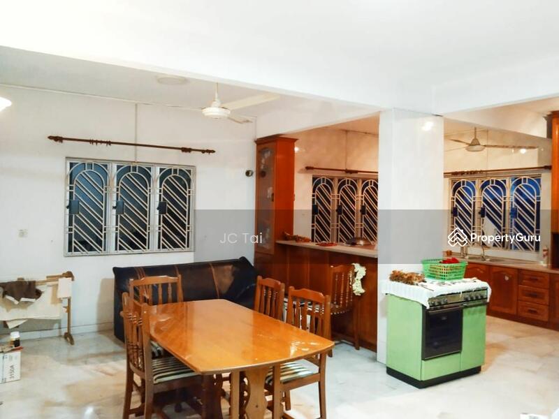 Terrace house at Seksyen 8 untuk Untuk Dijual - RM 900,000, Mac 2026 - PropertyGuru.com.my