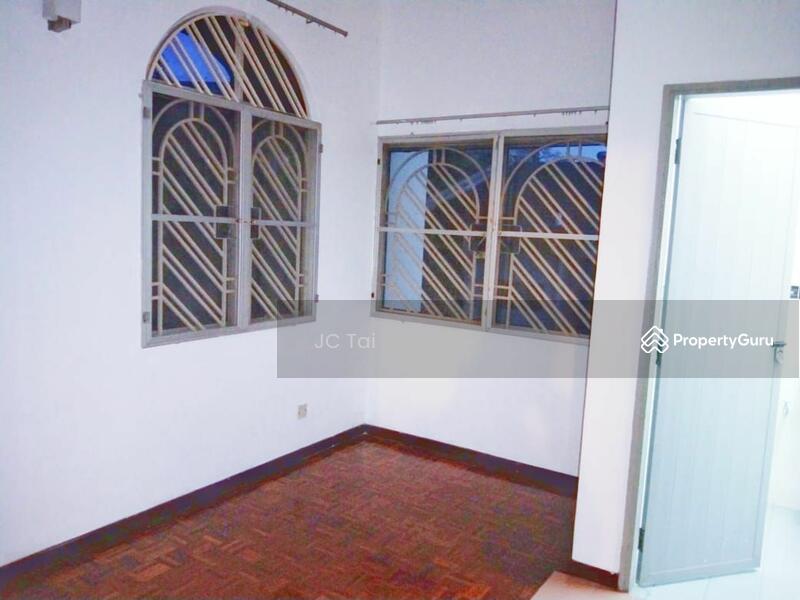 Terrace house at Seksyen 8 untuk Untuk Dijual - RM 900,000, Mac 2026 - PropertyGuru.com.my