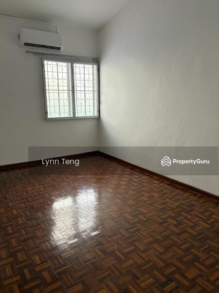 For Sale - 2 Storey Terrace House Greenlane