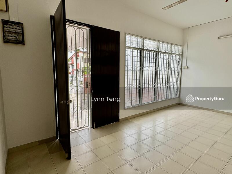 For Sale - 2 Storey Terrace House Greenlane