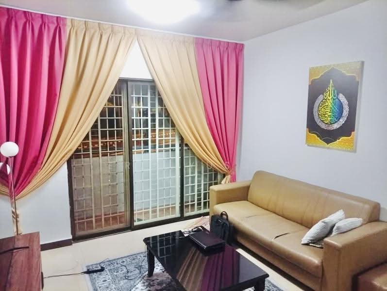 Kondominium untuk Disewa di Bayu Tasik 2 - Erin Yusof - Living Room - PropertyGuru.com.my