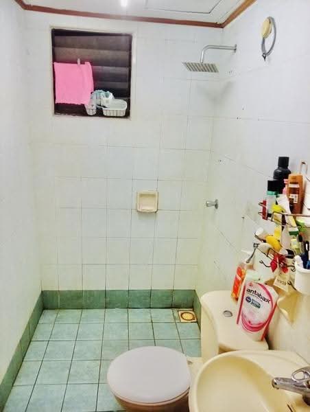 Kondominium untuk Disewa di Bayu Tasik 2 - Erin Yusof - Bathroom - PropertyGuru.com.my