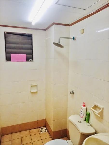 Kondominium untuk Disewa di Bayu Tasik 2 - Erin Yusof - Bathroom - PropertyGuru.com.my