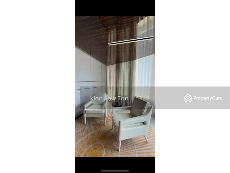 Untuk Dijual - The Oval