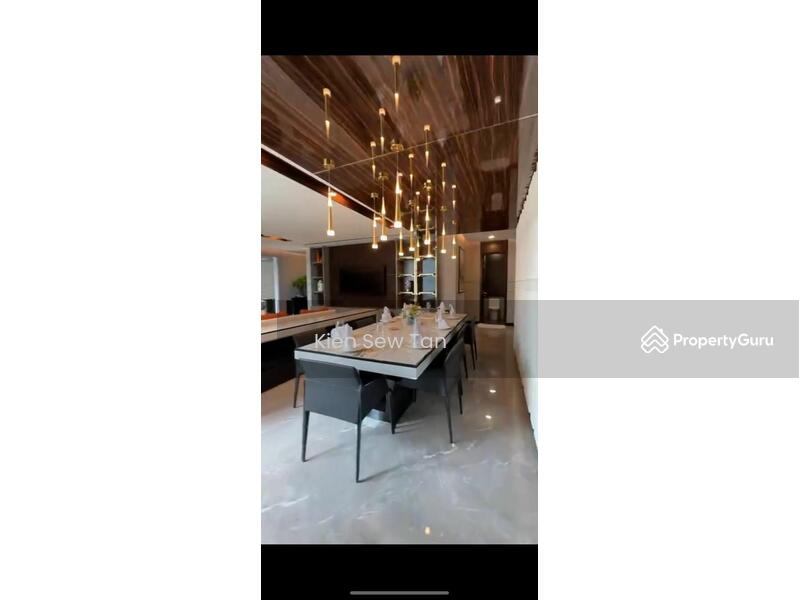 Untuk Dijual - The Oval