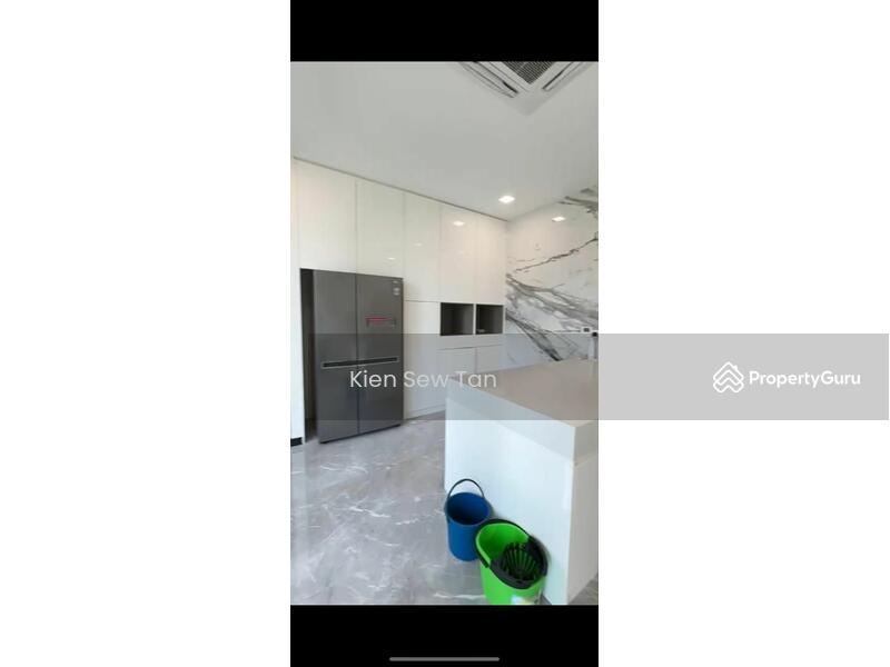 Untuk Dijual - The Oval