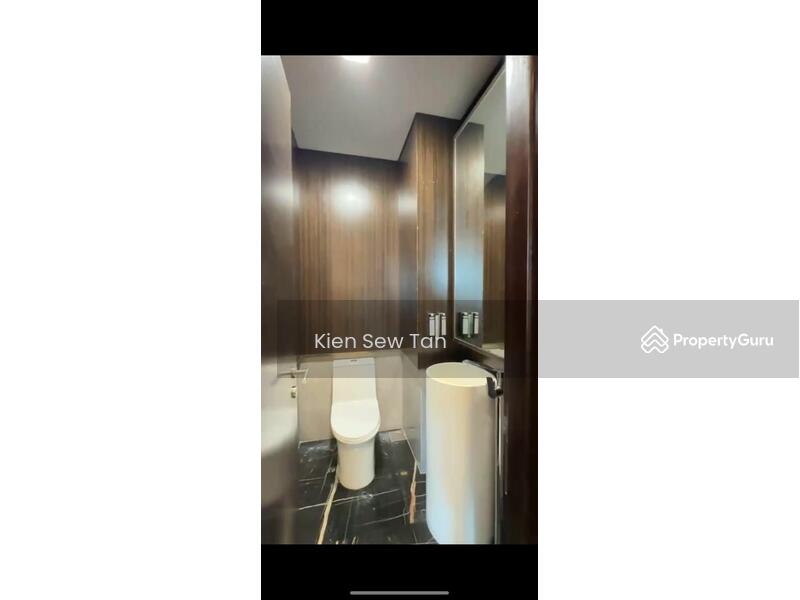 Untuk Dijual - The Oval