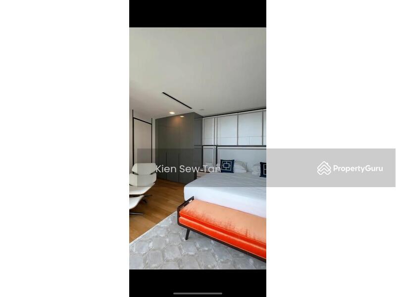 Untuk Dijual - The Oval