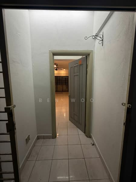 Kondominium untuk Disewa di Vista Millennium Condominium - Ben Woo - Entrance - PropertyGuru.com.my
