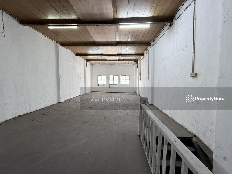 For Rent - Rental RM3k! Facing Main Road, High Visibility! Jalan Batu Tiga 1.5 Sty Shoplot to Let
