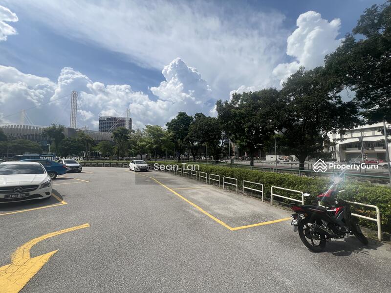 For Sale - Arena Curve