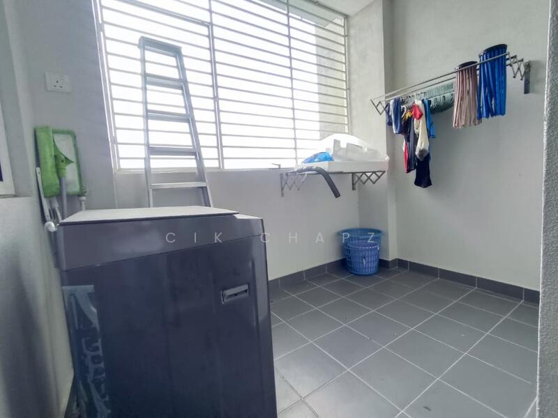 Yard (Facing bukit)