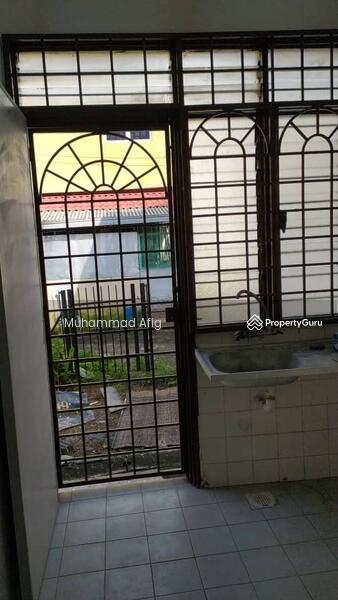 Untuk Disewa - Taman Pinggiran Putra