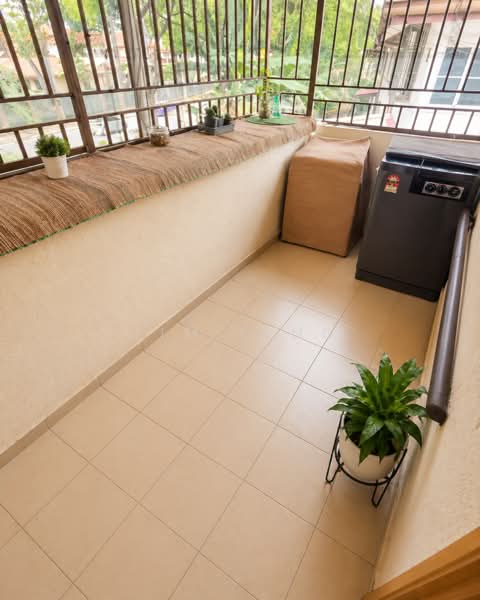 Rumah Bandar untuk Dijual di Seksyen 32 (Shah Alam) - Jim Ling - Balcony - PropertyGuru.com.my