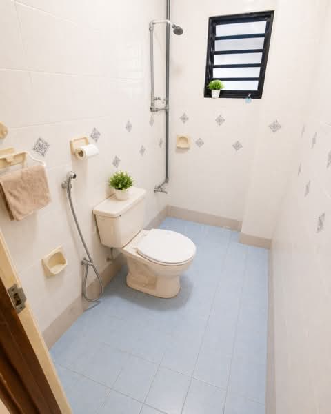 Rumah Bandar untuk Dijual di Seksyen 32 (Shah Alam) - Jim Ling - Bathroom - PropertyGuru.com.my