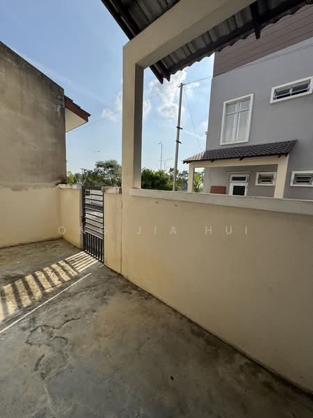 1-storey Terraced House for Sale in Bandar Springhill (Jimah) - Ong Jia Hui - PropertyGuru.com.my