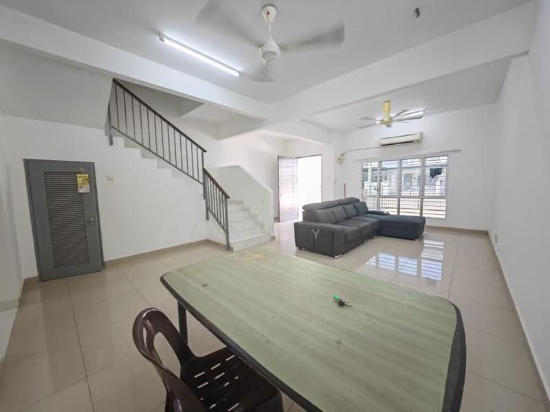 Rumah Teres untuk Dijual di Sungai Choh (Serendah) - Nicky Lai - Living Room - PropertyGuru.com.my