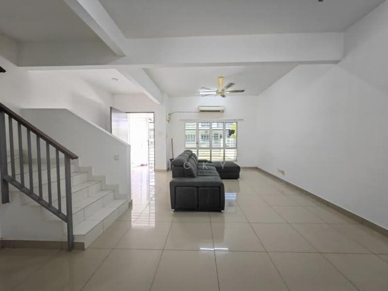 Rumah Teres untuk Dijual di Sungai Choh (Serendah) - Nicky Lai - Living Room - PropertyGuru.com.my