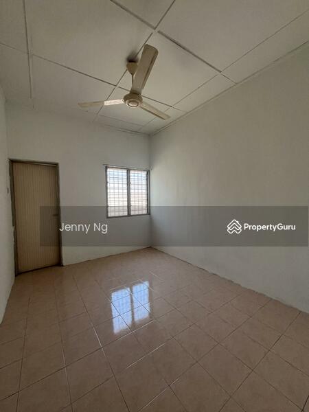 Untuk Disewa - Newly refurbished 2 Sty House at Bercham Ipoh