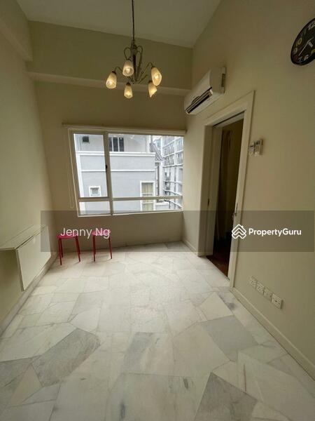 Untuk Disewa - Megan Ambassy