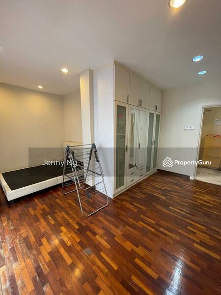 Untuk Disewa - Megan Ambassy