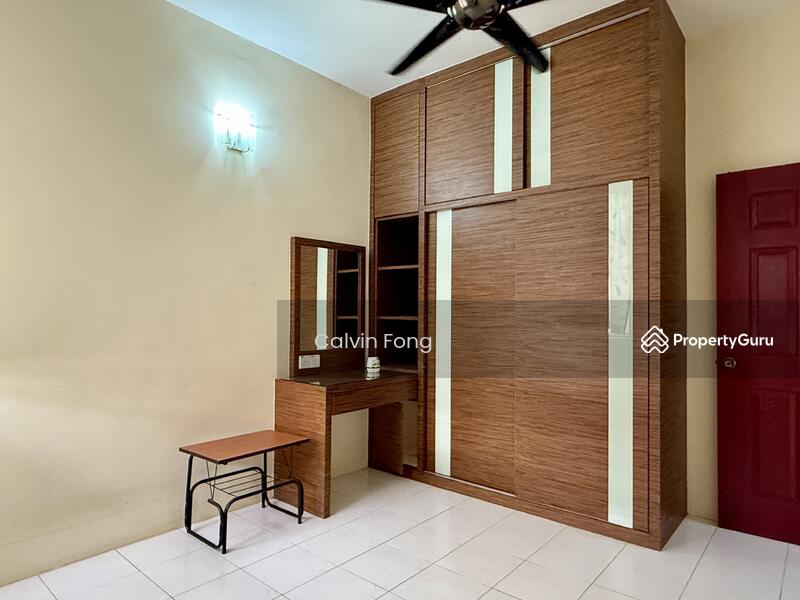 1st floor 3rd bedroom 