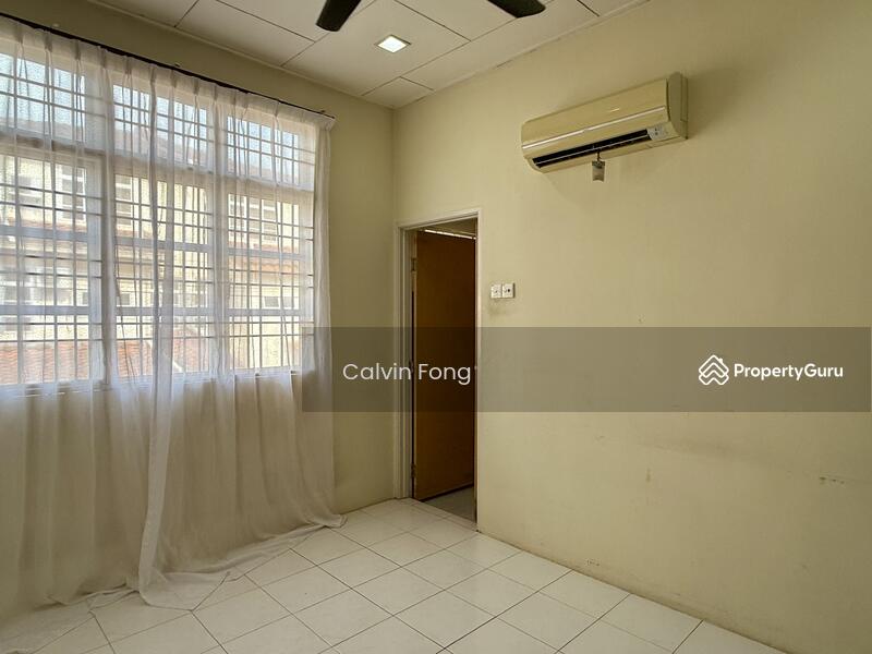 1st floor 2nd bedroom 
