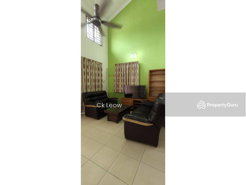 Untuk Disewa - 1.5 storey house for rent at mutiara rini