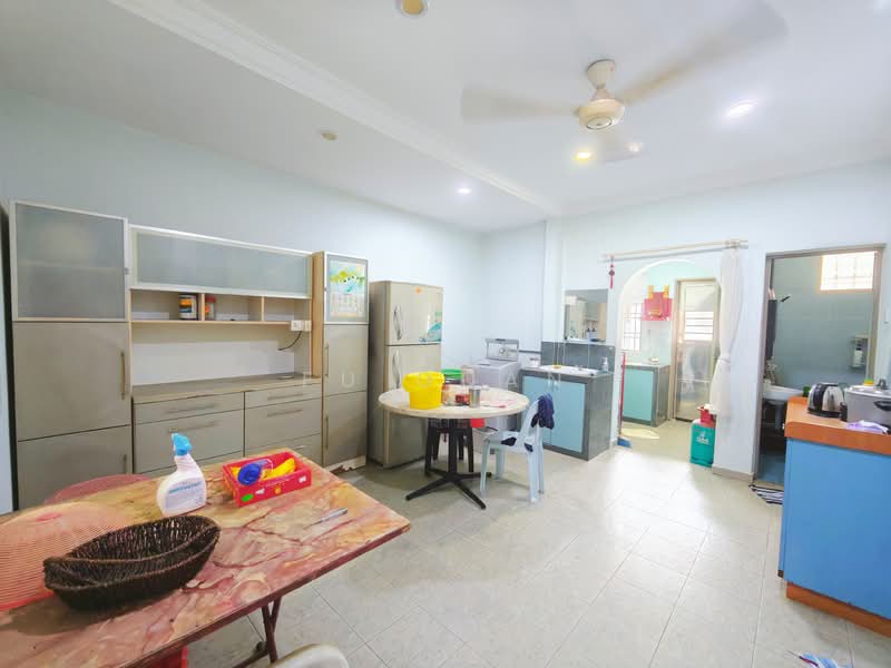Rumah Teres 1 Tingkat untuk Dijual di Tmn Perindustrian Pekan Nenas 1 (Pekan Nanas) - Fu Guan - Kitchen - PropertyGuru.com.my