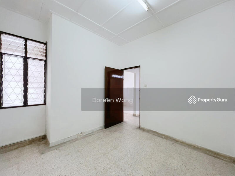 Untuk Dijual - Taman molek 1.5 storey landed house for sales