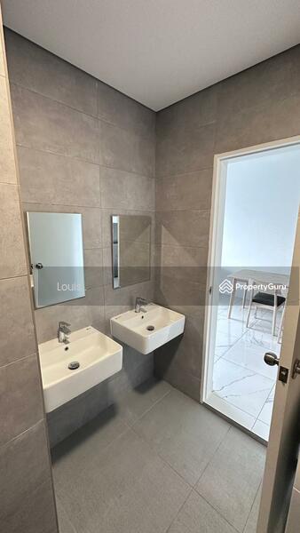 Servis Apartment untuk Disewa di Cubic Botanical - Louis . - Bathroom - PropertyGuru.com.my