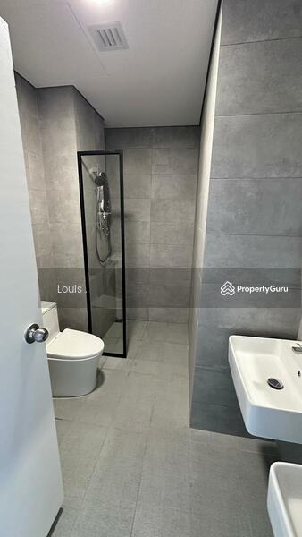 Servis Apartment untuk Disewa di Cubic Botanical - Louis . - Bathroom - PropertyGuru.com.my