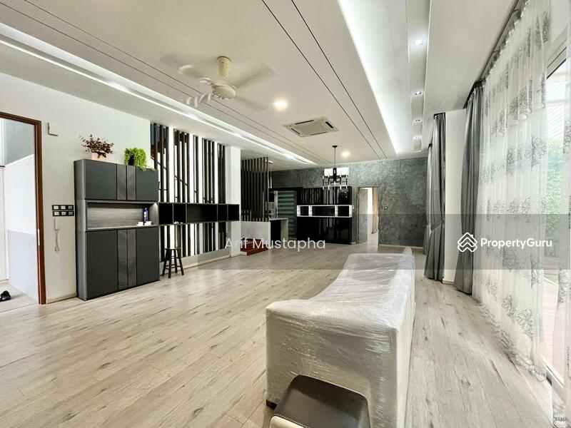 For Sale - Lakefront Villa Cyberjaya